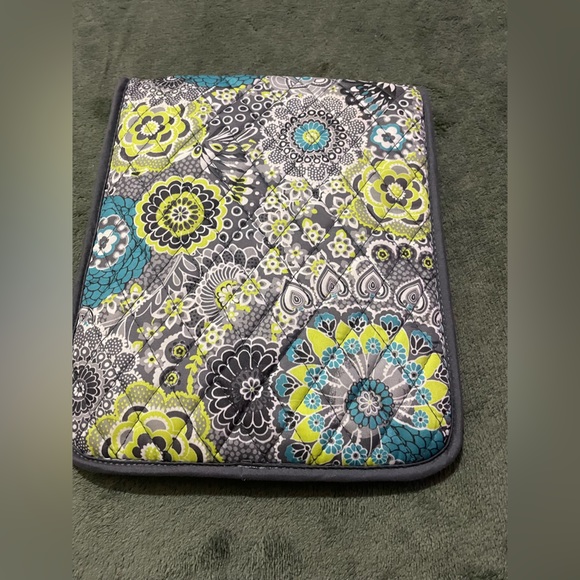 Studio C - Picture 2 of 2